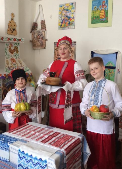 День национального костюма   